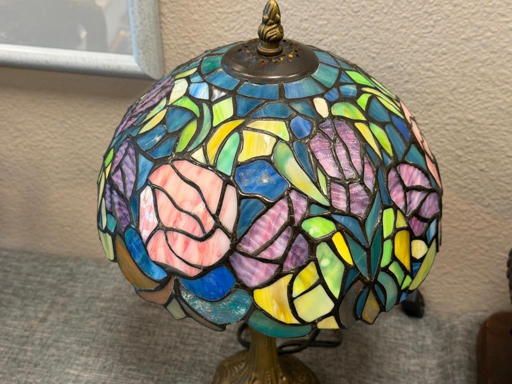 STAINED GLASS FLORAL ACCENT TABLE LAMP TIFFANY STYLE - 2