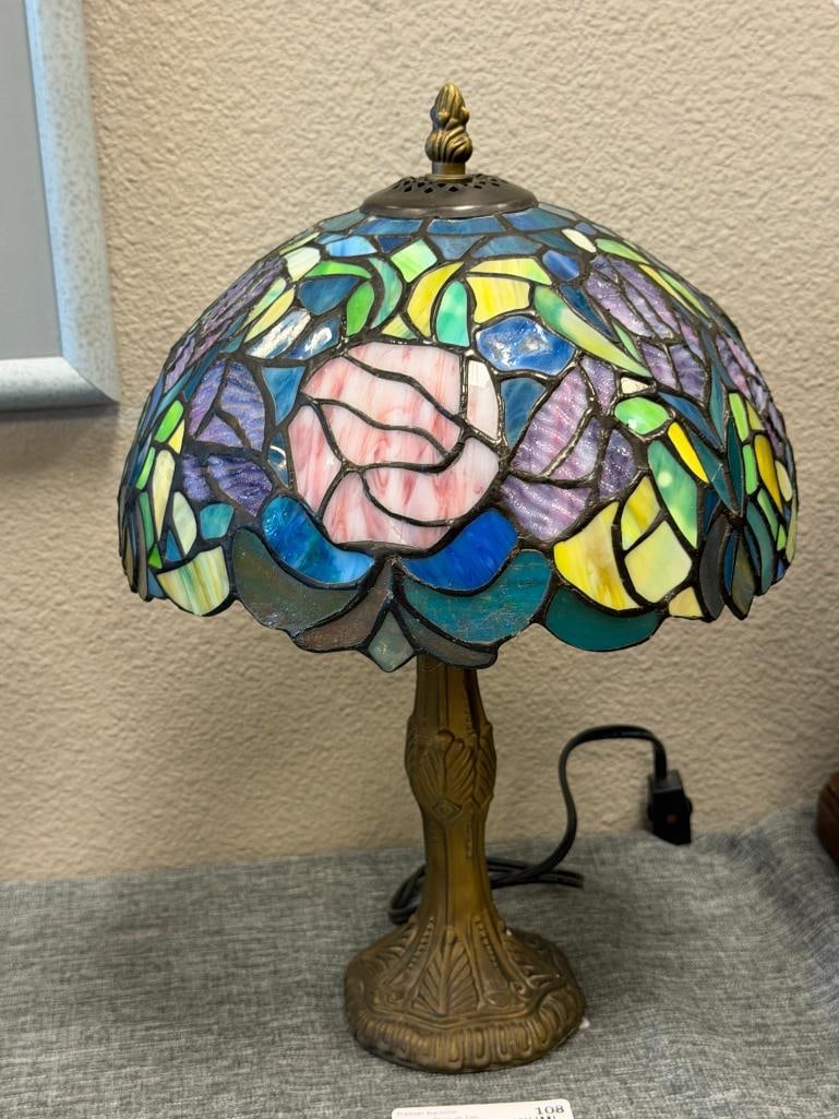 STAINED GLASS FLORAL ACCENT TABLE LAMP TIFFANY STYLE - 8
