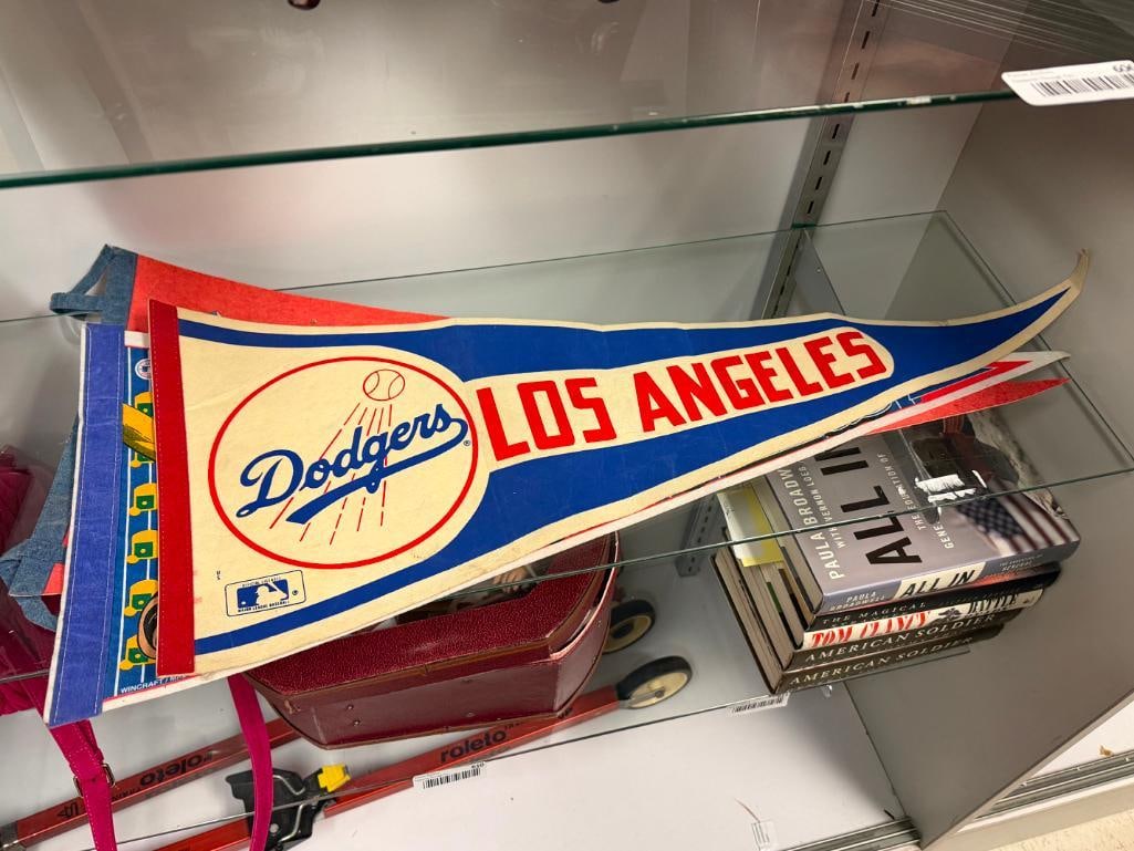 VINTAGE LOS ANGELES DODGERS BASEBALL FELT PENNANTS AND DISNEYLAND PENNANT FEATURING MICKEY MOUSE - 2