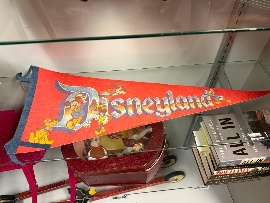 VINTAGE LOS ANGELES DODGERS BASEBALL FELT PENNANTS AND DISNEYLAND PENNANT FEATURING MICKEY MOUSE - 6