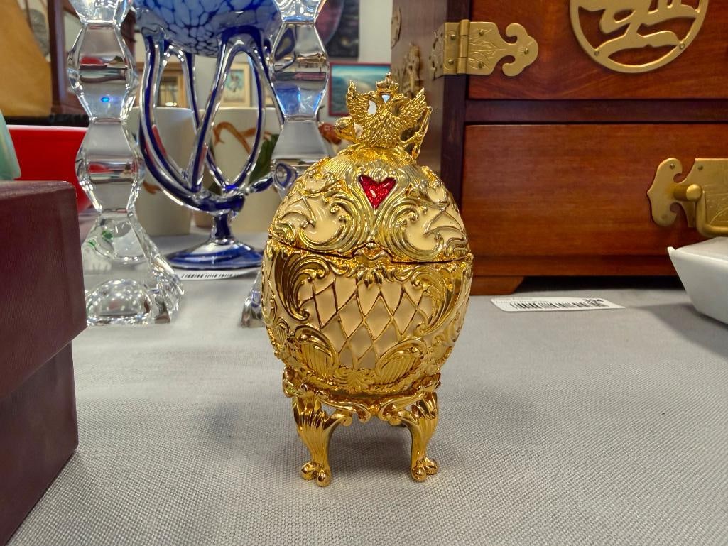JOAN RIVERS IMPERIAL TREASURES II THE MUSICAL PALACE EGG INSPIRED BY RUSSIAN EASTER EGGS - 4
