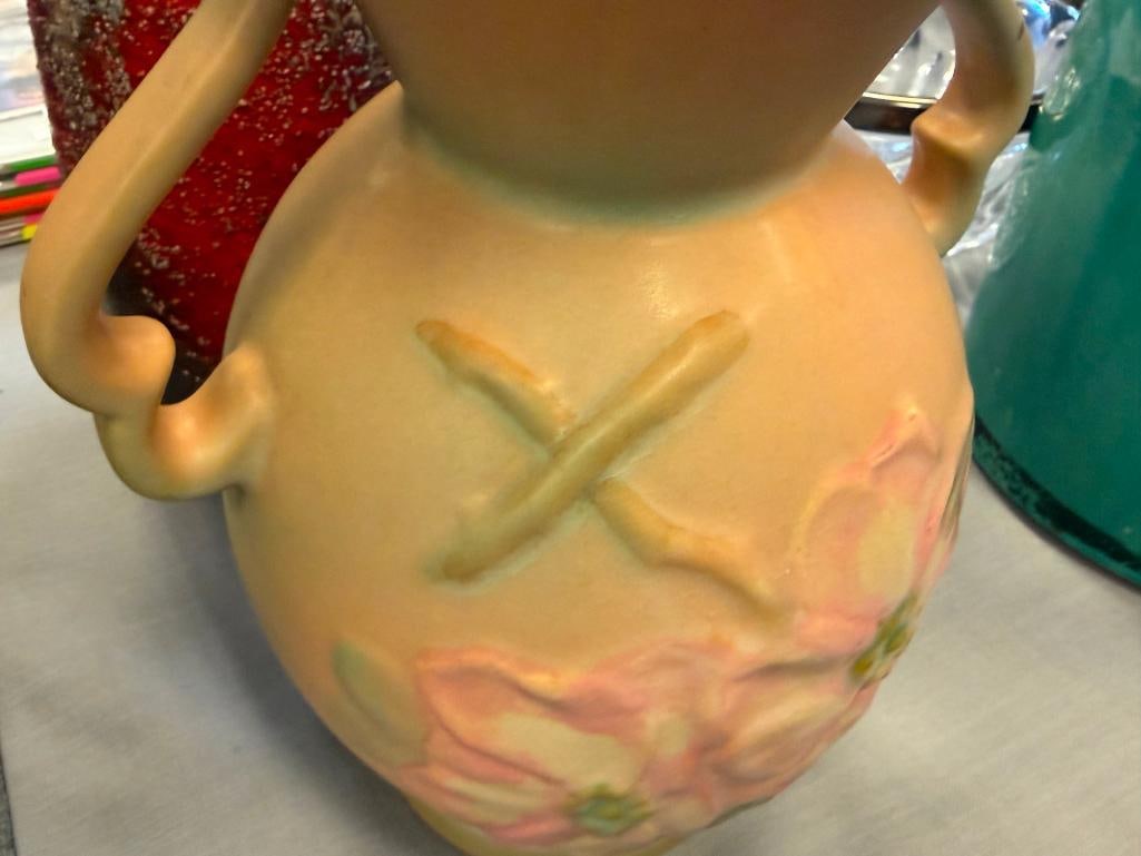 VINTAGE WELLER ART POOTTERY WILD ROSE DOUBLE HANDLED CERAMIC VASE CIRCA 1930'S - 5