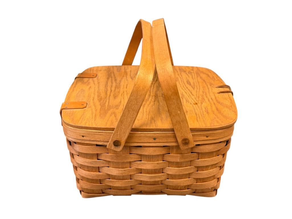 1990 LONGABERGER MAPLE WOVEN BASKET WITH LEATHER HINGED TOP AND SWIVEL HANDLES (1 of 8)