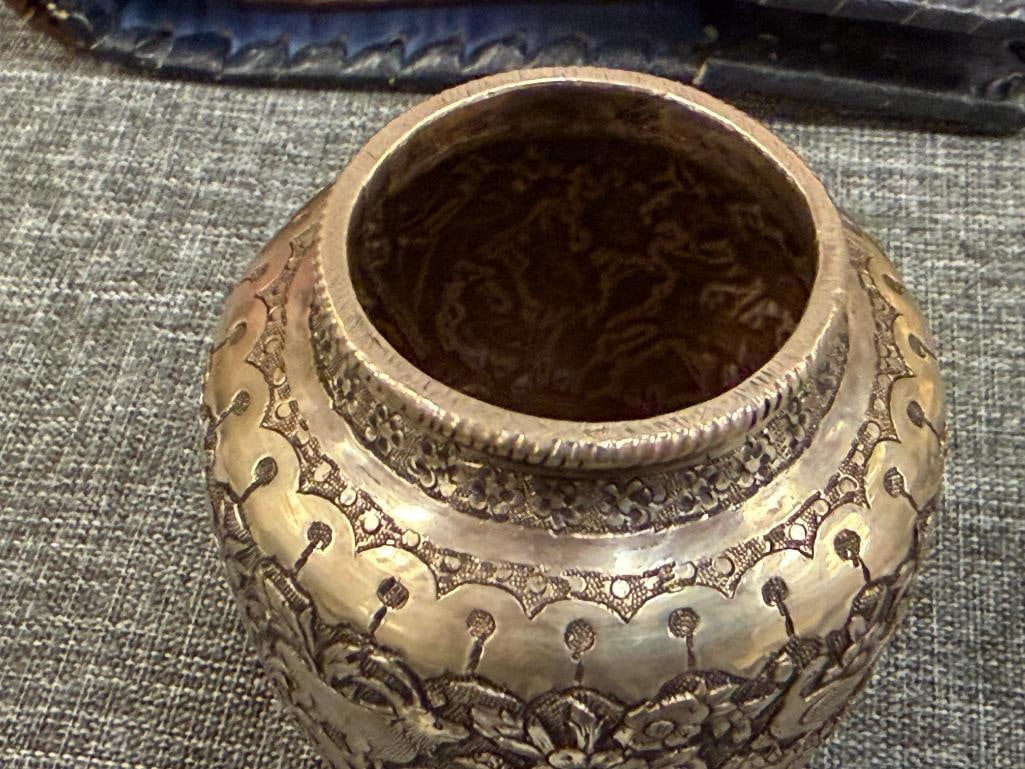 ANTIQUE PERSIAN / IRANIAN STERLING SILVER REPOUSSE URN WITH INTRICATE DESIGN 163 GRAMS - 6