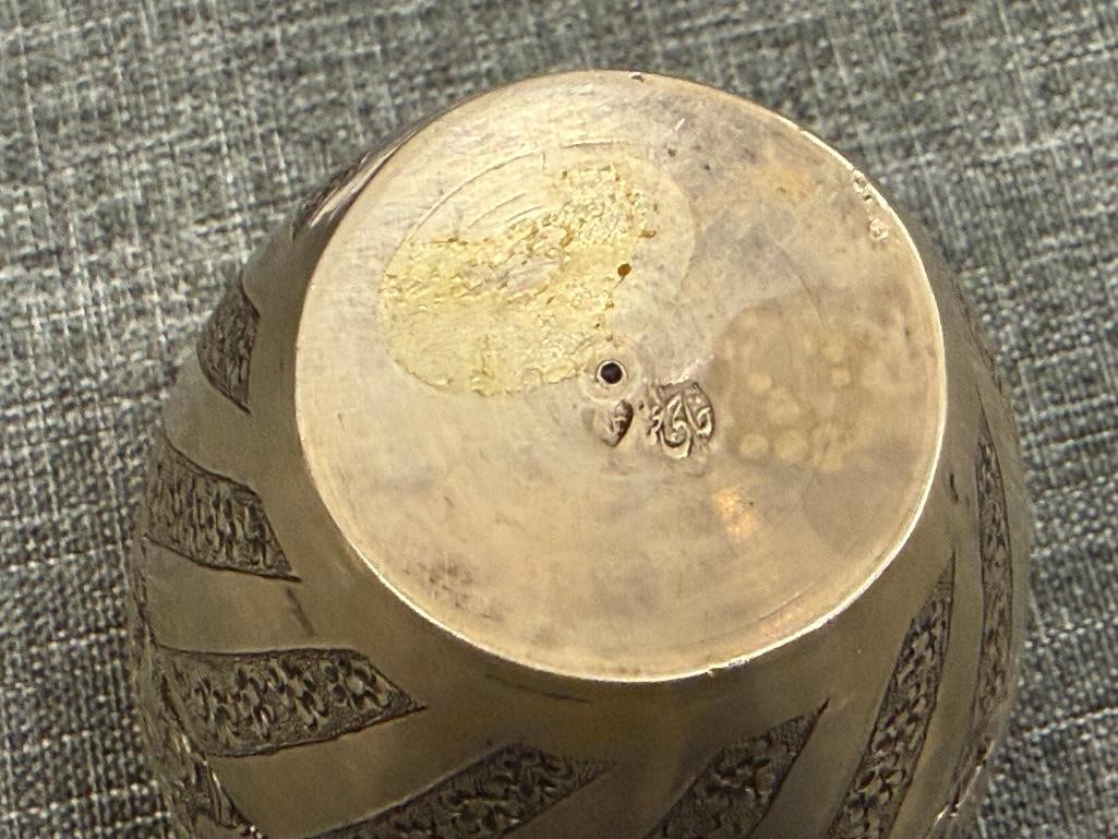 ANTIQUE PERSIAN / IRANIAN STERLING SILVER REPOUSSE URN WITH INTRICATE DESIGN 163 GRAMS - 7