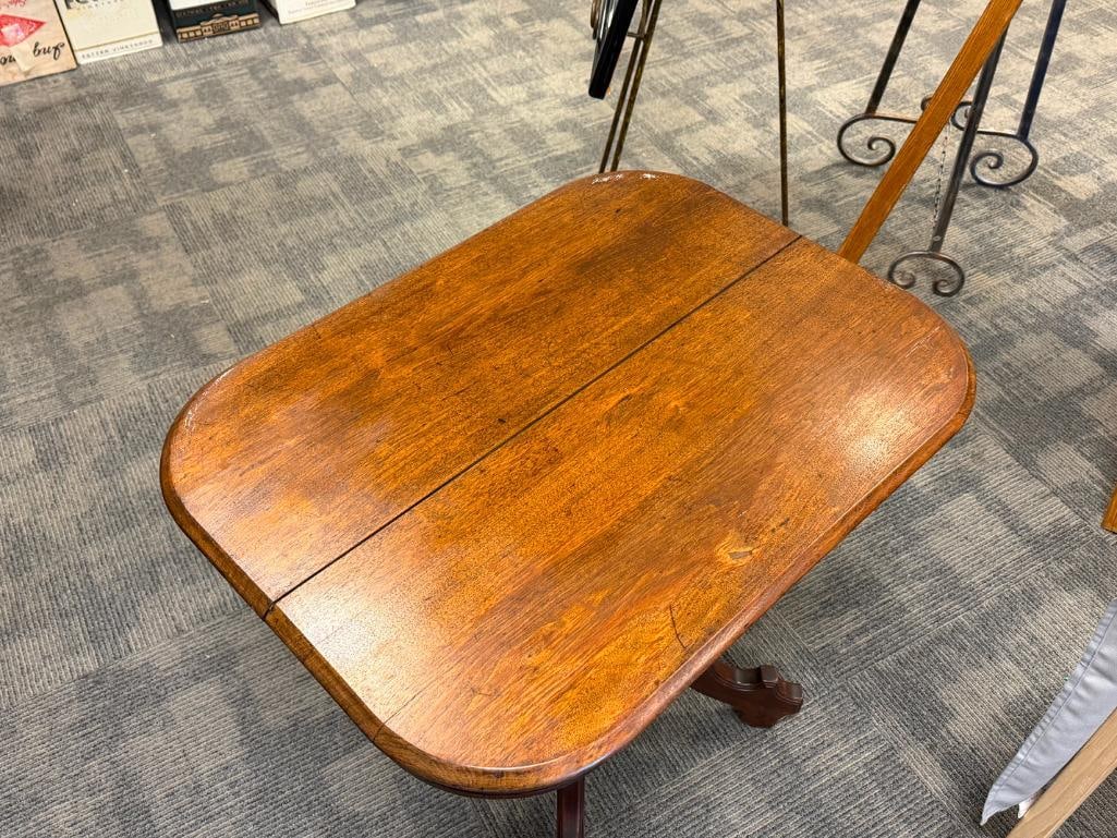 ANTIQUE VICTORIAN WALNUT PARLOR TABLE WITH ORNATE PEDESTAL BASE - 8