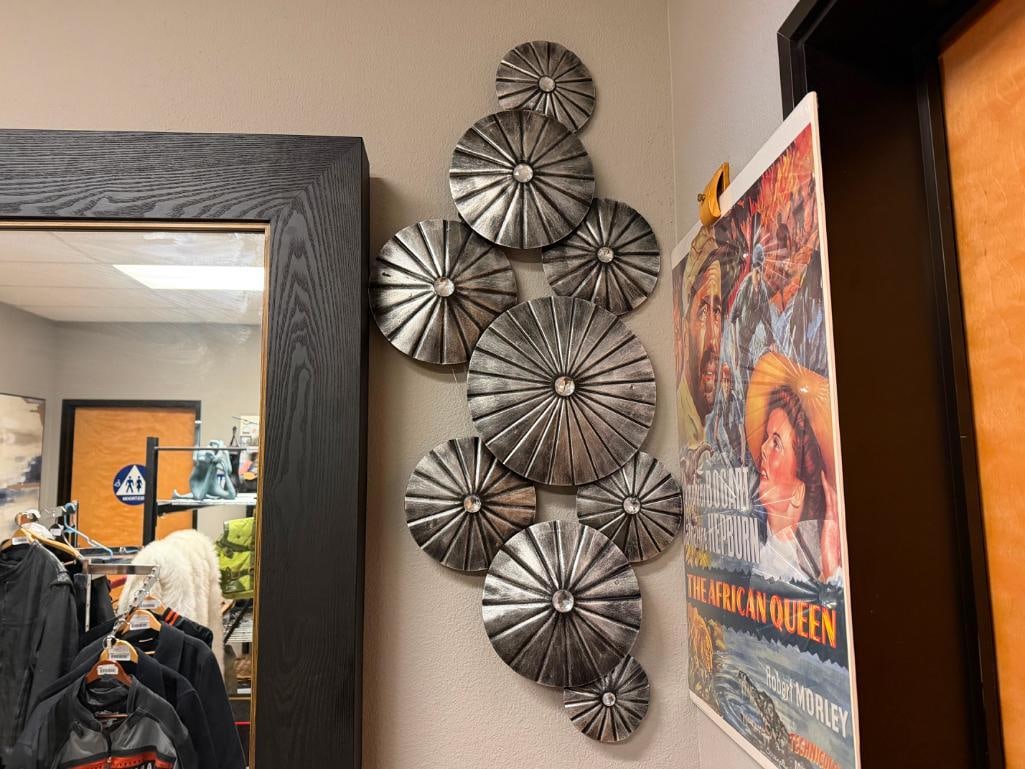 VERTICAL METAL WALL SCULPTURE HOME DECOR WALL ART FEATURING CIRCULAR DISCS WITH CRYSTAL LIKE CENT... - 2