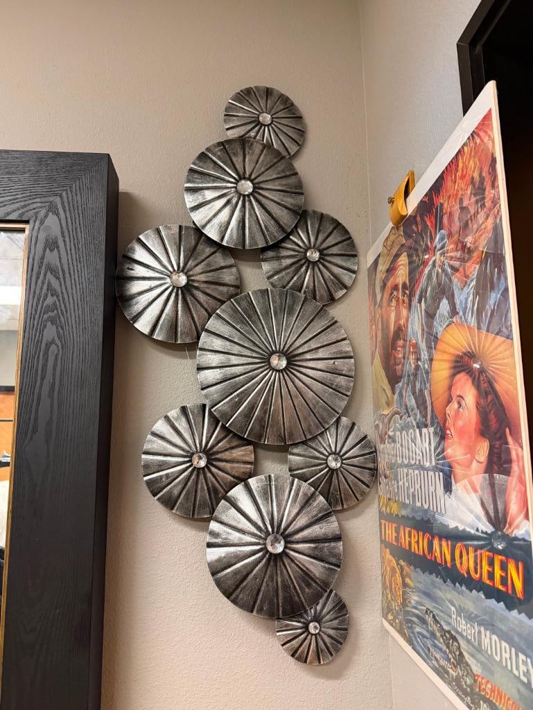 VERTICAL METAL WALL SCULPTURE HOME DECOR WALL ART FEATURING CIRCULAR DISCS WITH CRYSTAL LIKE CENT... - 3