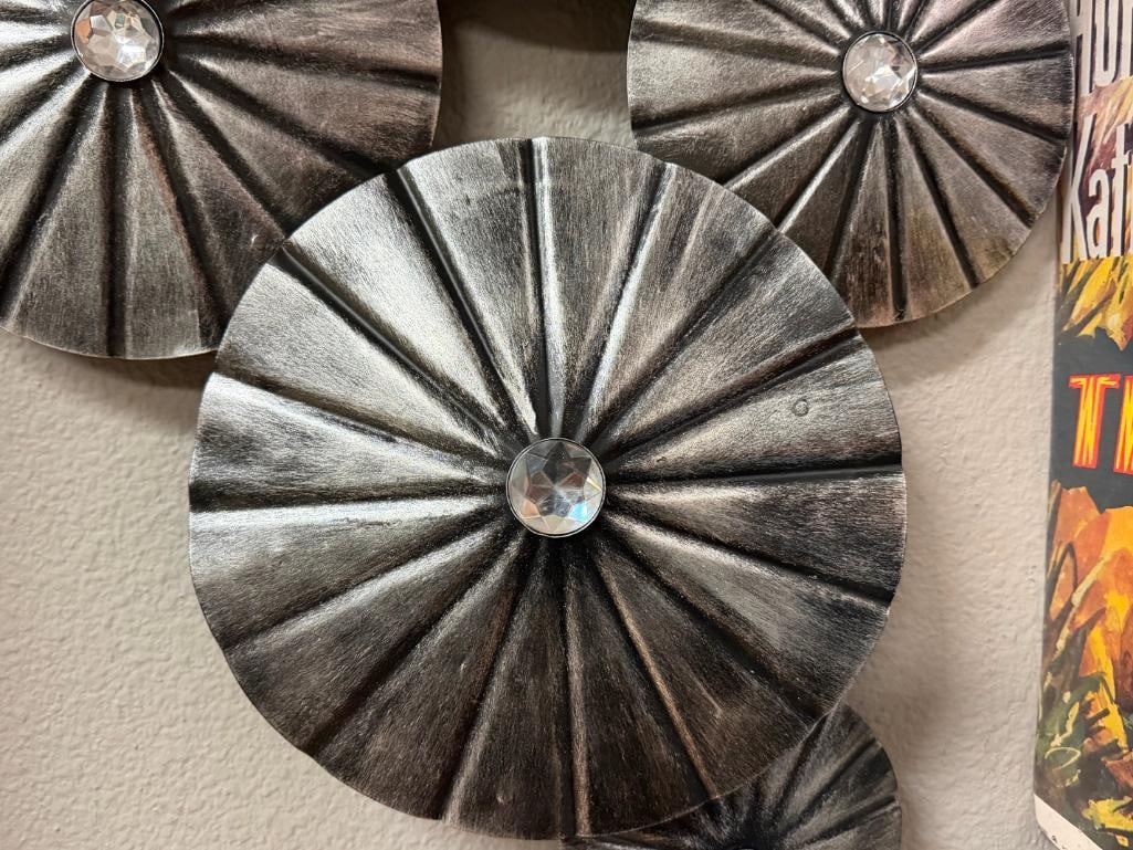 VERTICAL METAL WALL SCULPTURE HOME DECOR WALL ART FEATURING CIRCULAR DISCS WITH CRYSTAL LIKE CENT... - 5