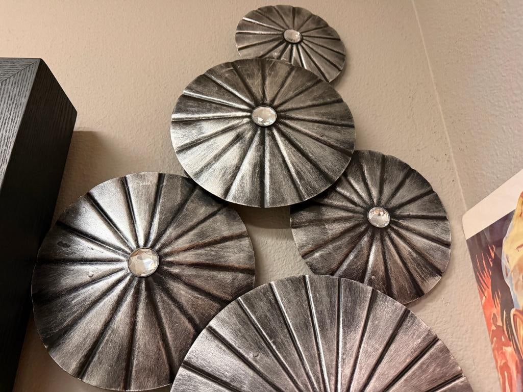 VERTICAL METAL WALL SCULPTURE HOME DECOR WALL ART FEATURING CIRCULAR DISCS WITH CRYSTAL LIKE CENT... - 7