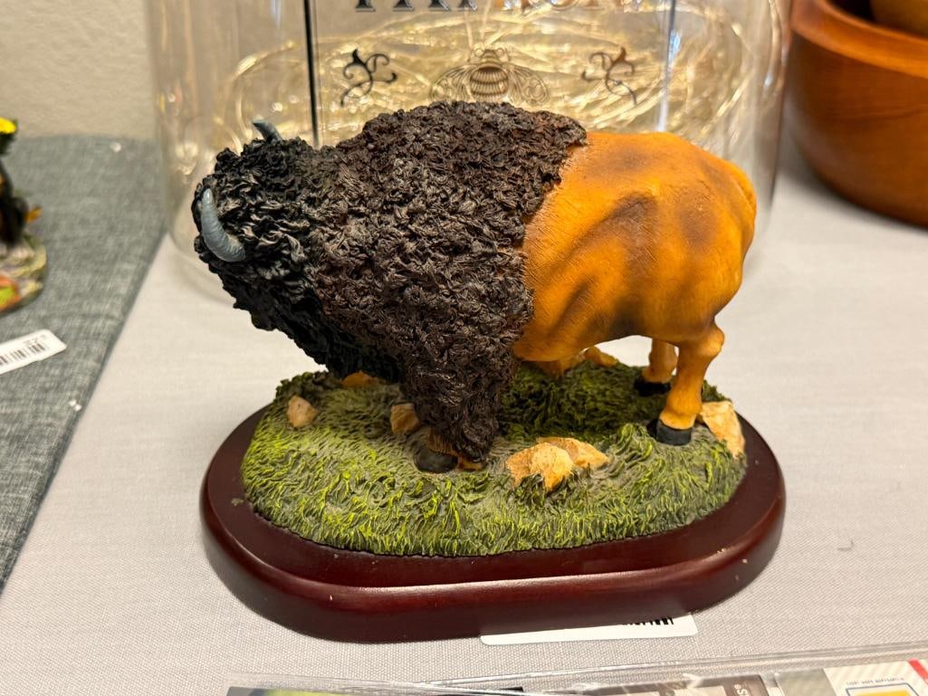 AMY & ADDY EXCLUSIVE THE GRAY ROCK COLLECTION CAST RESIN BUFFALO FIGURINE - 6
