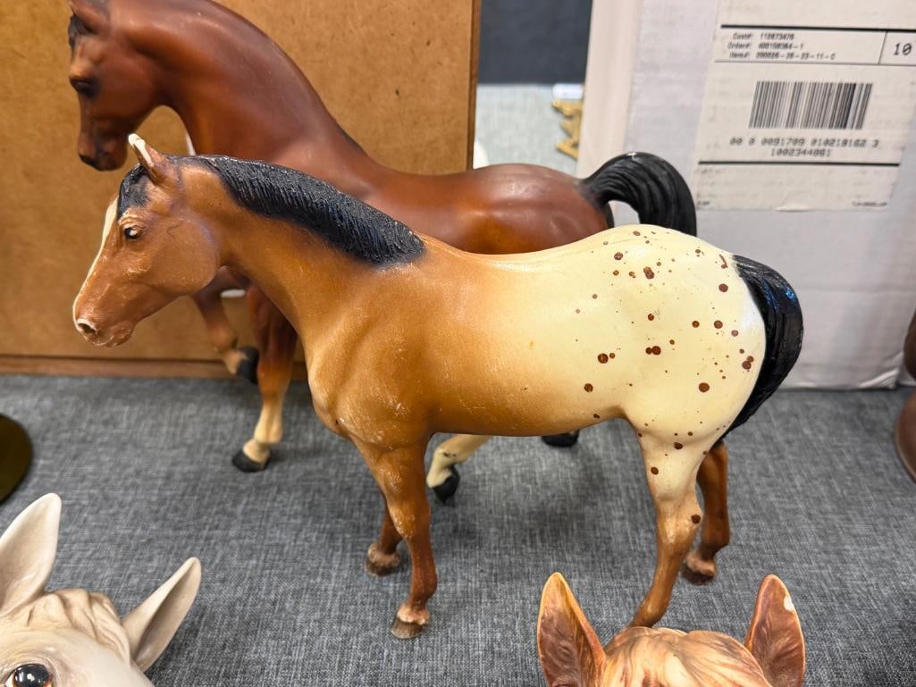 BREYER COLLECTIBLE WESTERN HORSE TOYS AND NORCREST VINTAGE CERAMIC WALL DECOR HORSE BUSTS - 13
