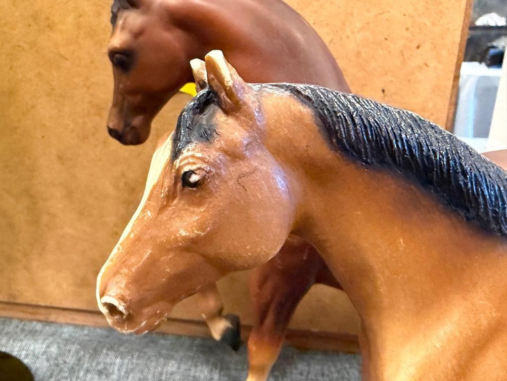 BREYER COLLECTIBLE WESTERN HORSE TOYS AND NORCREST VINTAGE CERAMIC WALL DECOR HORSE BUSTS - 14