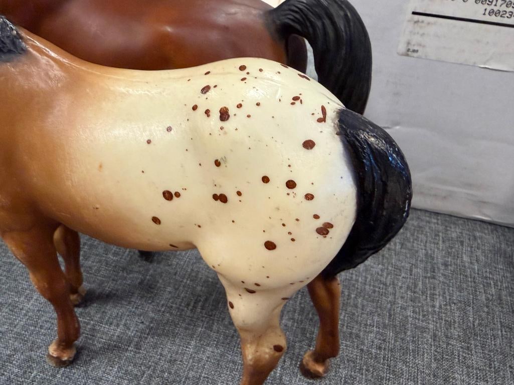 BREYER COLLECTIBLE WESTERN HORSE TOYS AND NORCREST VINTAGE CERAMIC WALL DECOR HORSE BUSTS - 16