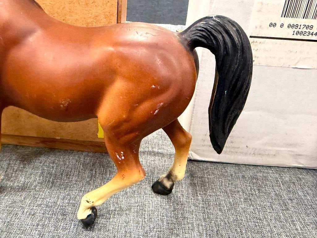 BREYER COLLECTIBLE WESTERN HORSE TOYS AND NORCREST VINTAGE CERAMIC WALL DECOR HORSE BUSTS - 20