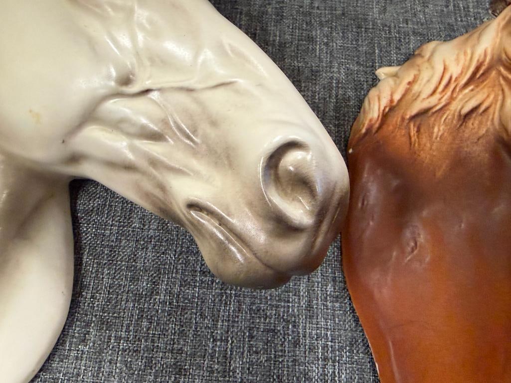 BREYER COLLECTIBLE WESTERN HORSE TOYS AND NORCREST VINTAGE CERAMIC WALL DECOR HORSE BUSTS - 5