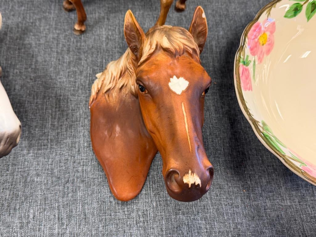BREYER COLLECTIBLE WESTERN HORSE TOYS AND NORCREST VINTAGE CERAMIC WALL DECOR HORSE BUSTS - 8