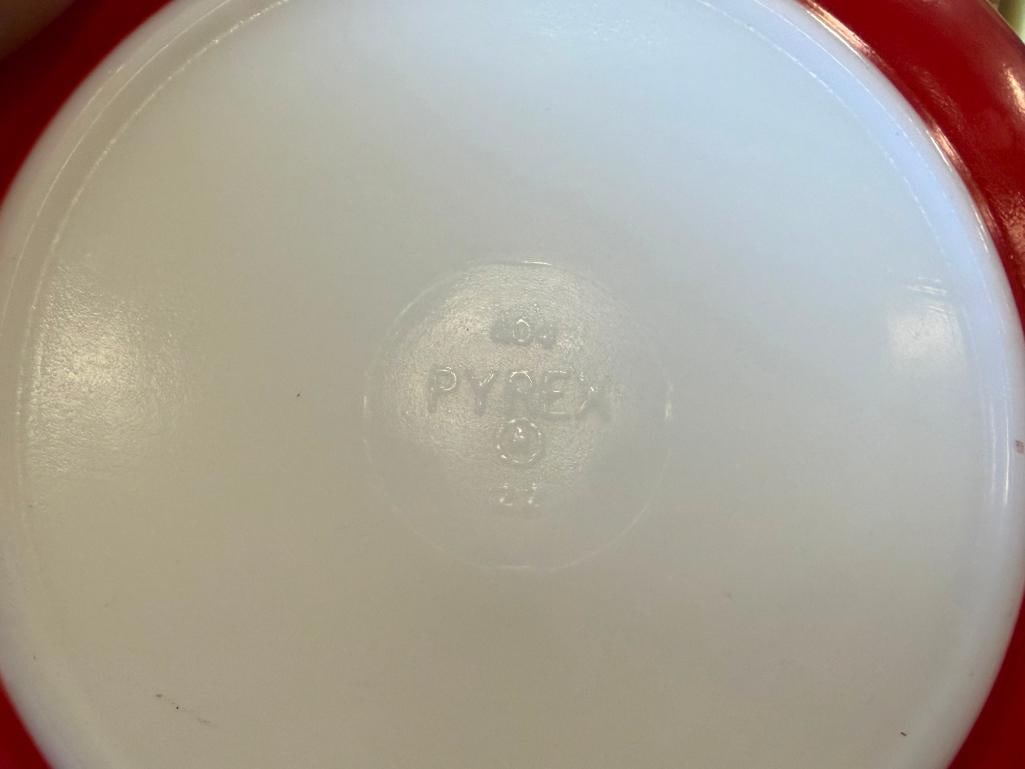 VINTAGE PYREX PRIMARY COLORS RED 4QT MIXING BOWL AND PYREX WOODLAND CINDERELLA BOWL - 11