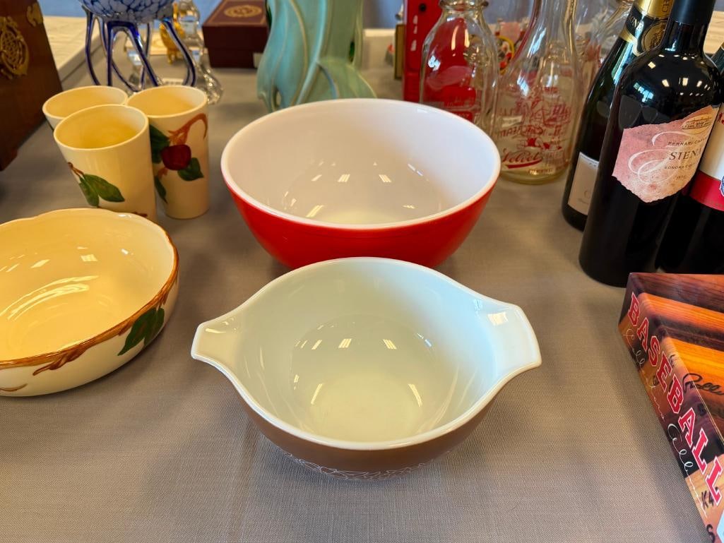VINTAGE PYREX PRIMARY COLORS RED 4QT MIXING BOWL AND PYREX WOODLAND CINDERELLA BOWL - 2
