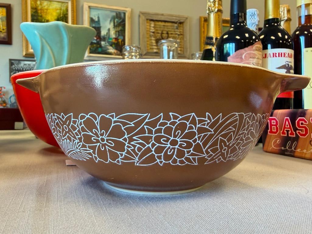 VINTAGE PYREX PRIMARY COLORS RED 4QT MIXING BOWL AND PYREX WOODLAND CINDERELLA BOWL - 3