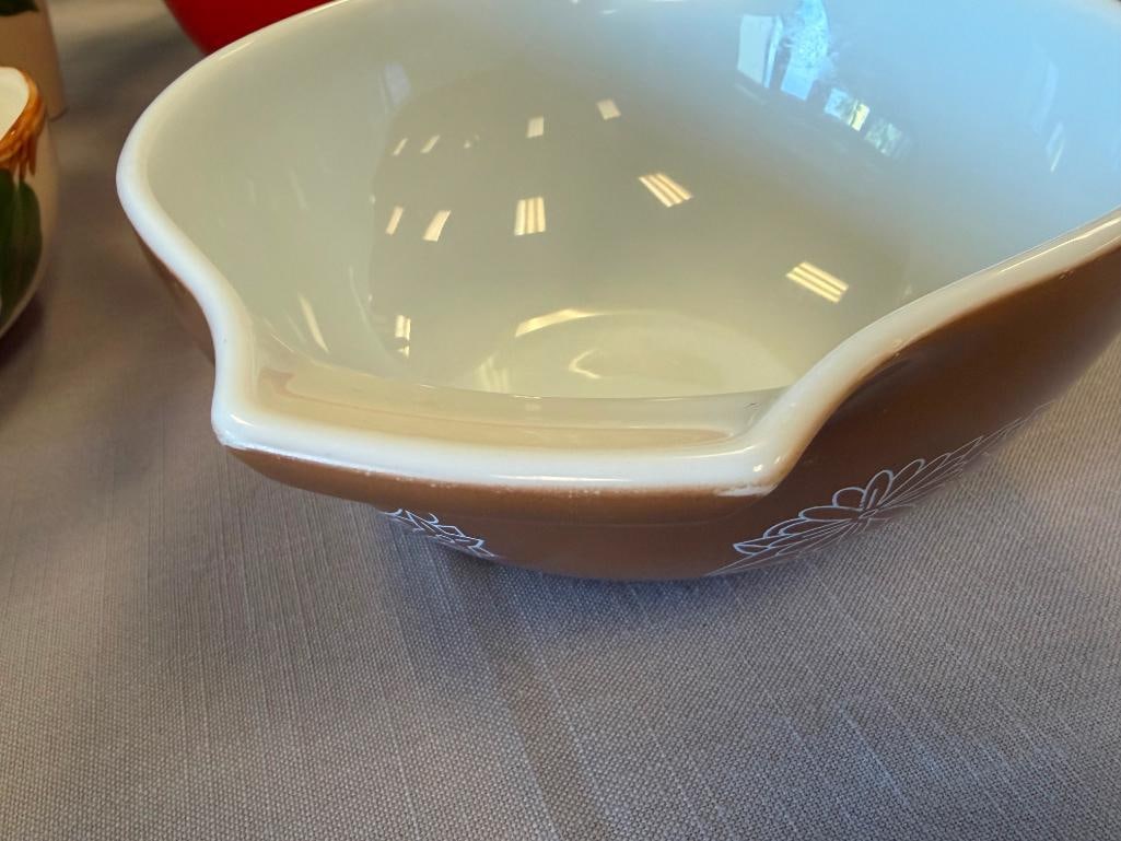 VINTAGE PYREX PRIMARY COLORS RED 4QT MIXING BOWL AND PYREX WOODLAND CINDERELLA BOWL - 5