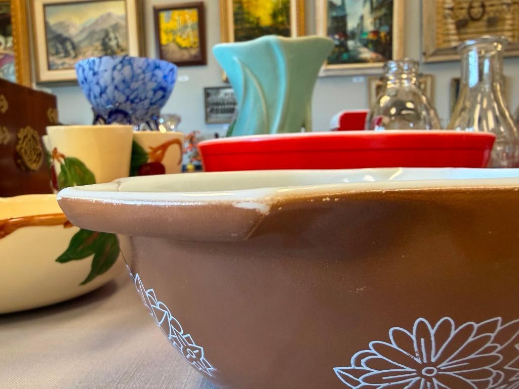 VINTAGE PYREX PRIMARY COLORS RED 4QT MIXING BOWL AND PYREX WOODLAND CINDERELLA BOWL - 6