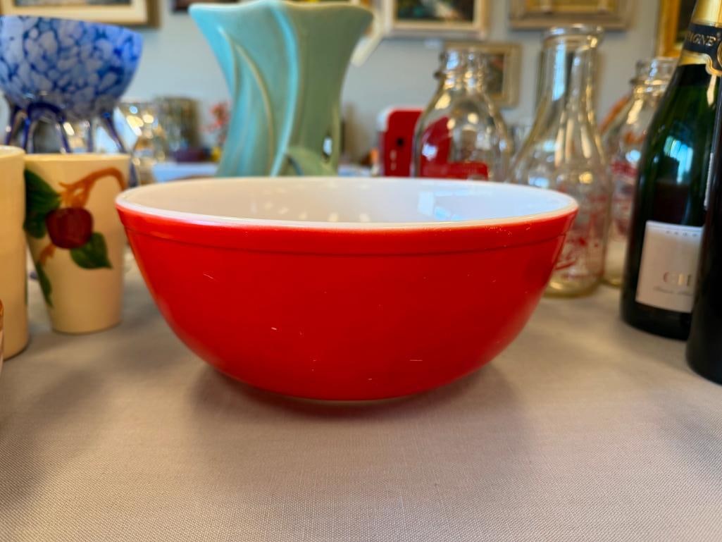 VINTAGE PYREX PRIMARY COLORS RED 4QT MIXING BOWL AND PYREX WOODLAND CINDERELLA BOWL - 9