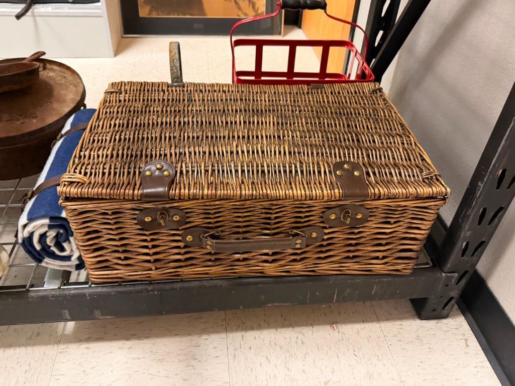 " IT'S OK TO BE A LIL SHELLFISH " POTTERY BARN WICKER PICNIC BASKET - 3