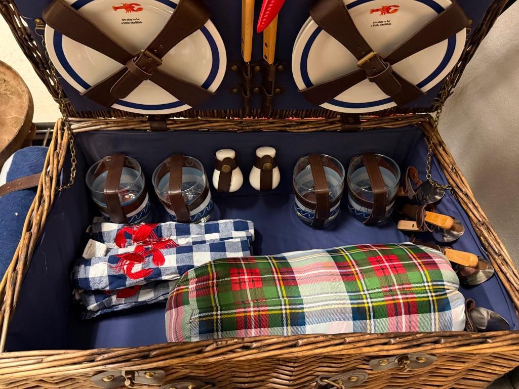 " IT'S OK TO BE A LIL SHELLFISH " POTTERY BARN WICKER PICNIC BASKET - 4