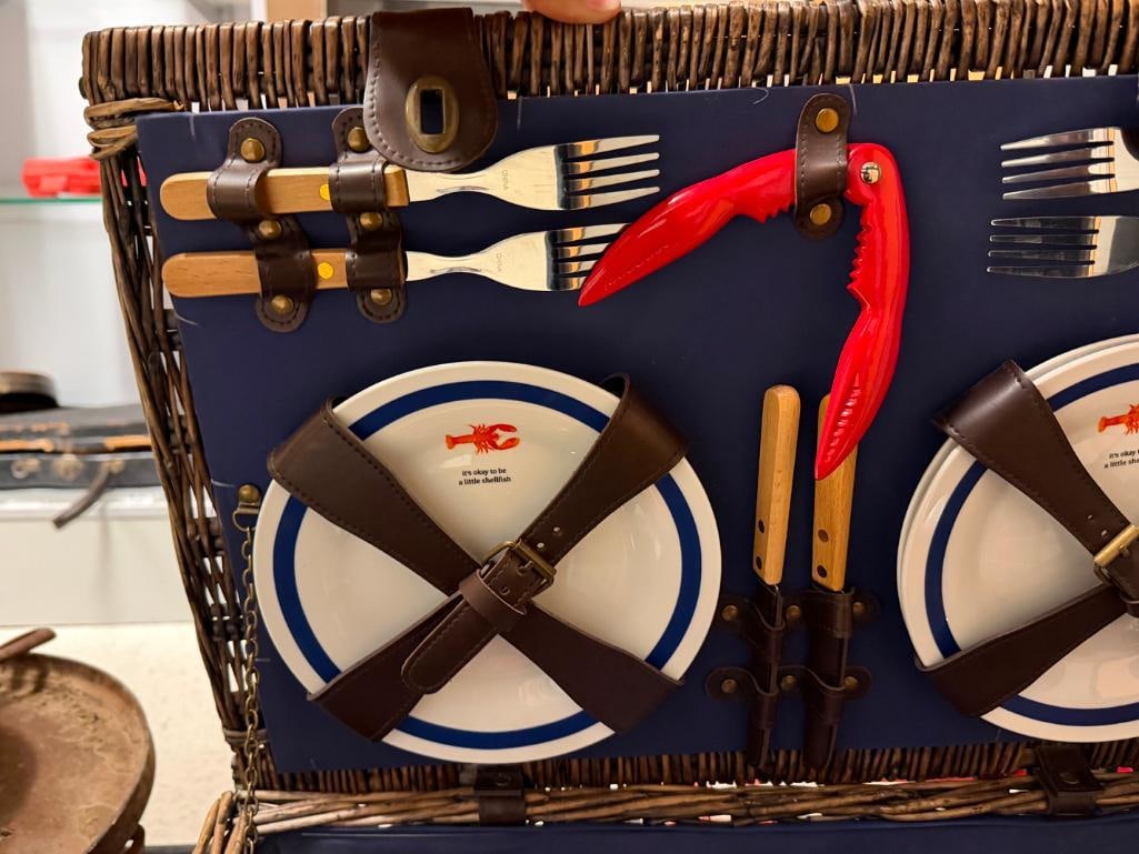 " IT'S OK TO BE A LIL SHELLFISH " POTTERY BARN WICKER PICNIC BASKET - 8