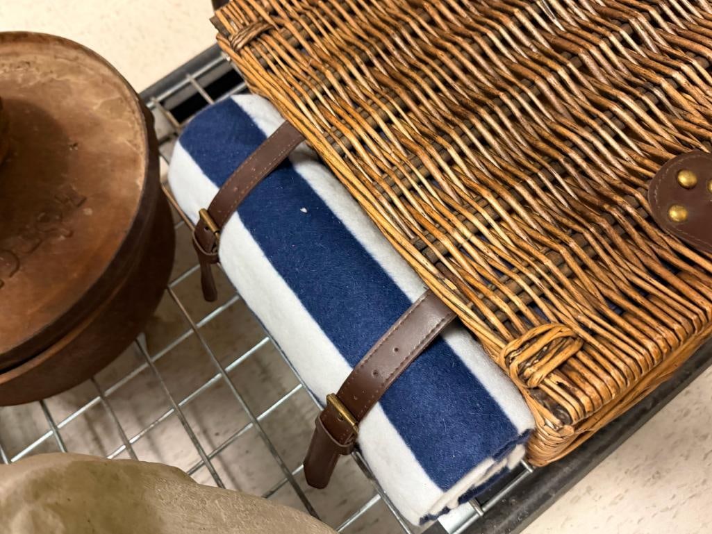 " IT'S OK TO BE A LIL SHELLFISH " POTTERY BARN WICKER PICNIC BASKET - 9