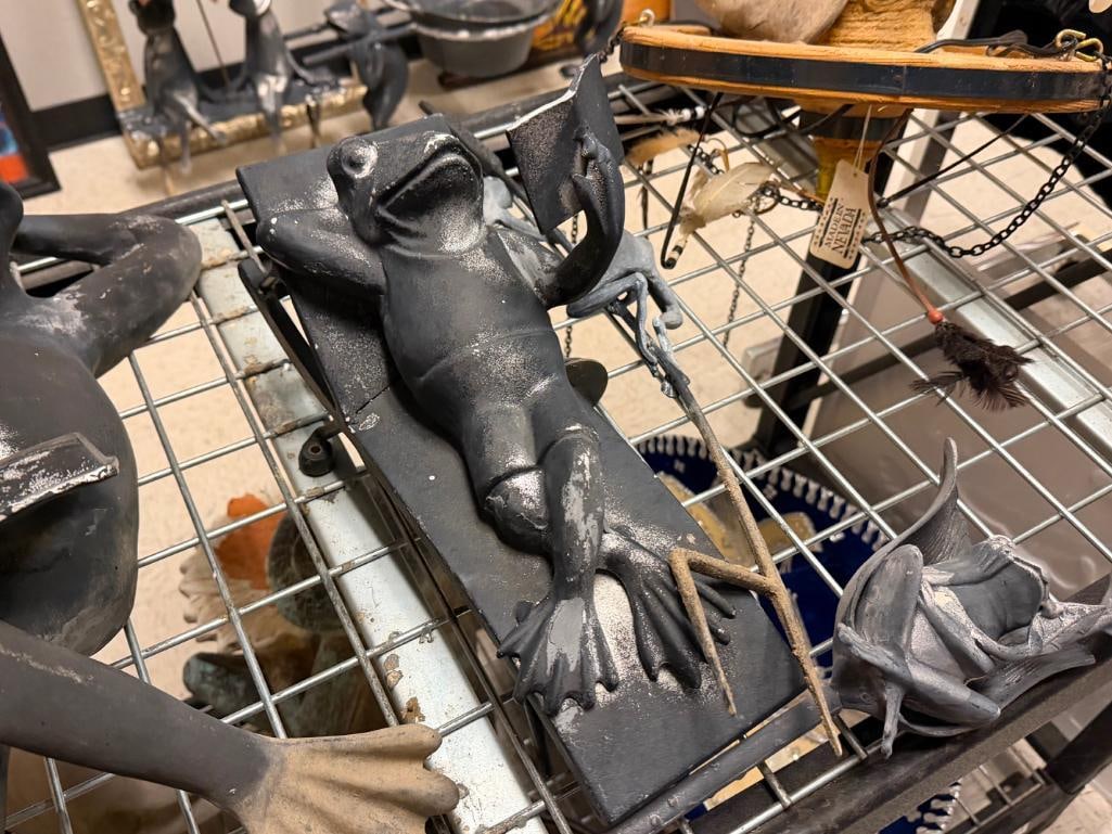 TWO SPI HOME " FROG FRIENDS " CAST ALUMINUM GARDEN YARD ART SCULPTURES FEATURING READING FROGS - 10