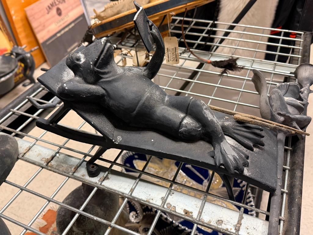 TWO SPI HOME " FROG FRIENDS " CAST ALUMINUM GARDEN YARD ART SCULPTURES FEATURING READING FROGS - 12