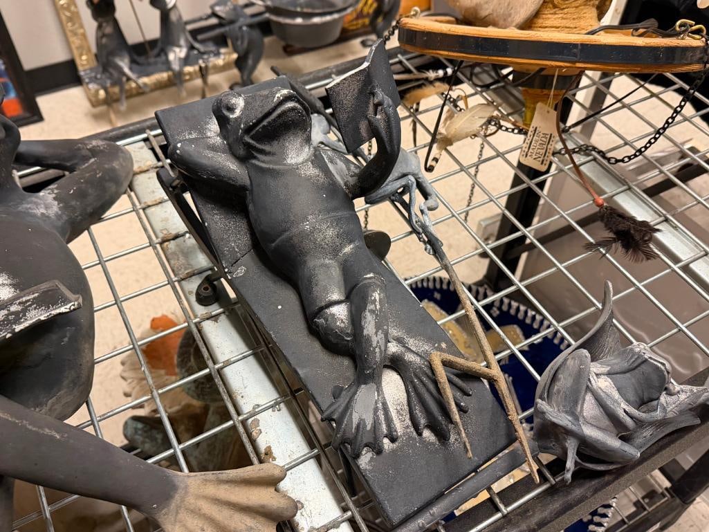 TWO SPI HOME " FROG FRIENDS " CAST ALUMINUM GARDEN YARD ART SCULPTURES FEATURING READING FROGS - 9