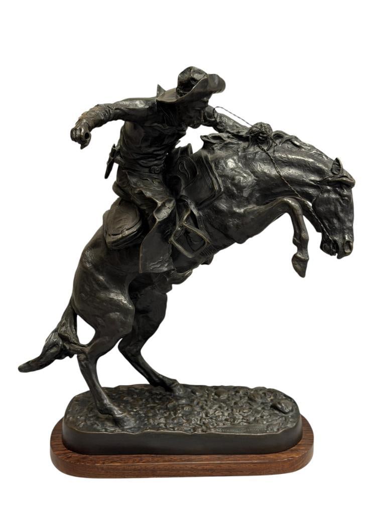 FREDERIC REMINGTON RENOWNED WESTERN ARTIST RESTRIKE BRONZE SCULPTURE THE BRONCO BUSTER (1 of 12)