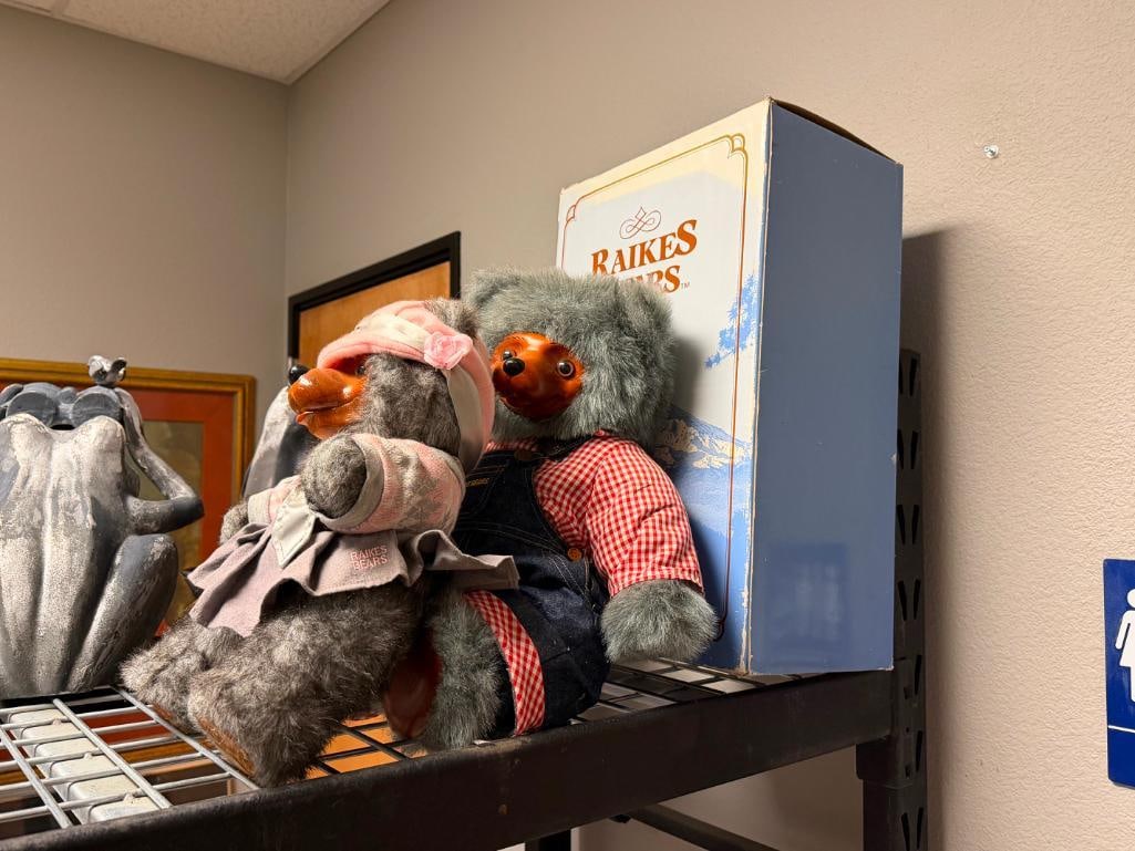 ROBERT RAIKES LIMITED EDITION TEDDY BEARS W/ WOOD ACCENTS INCLUDING 5446 HUCKLE BEAR AND 5468 DAISY - 2