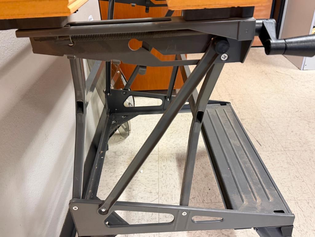 BLACK & DECKER WORKMATE PORTABLE WORK CENTER AND VISE - 10
