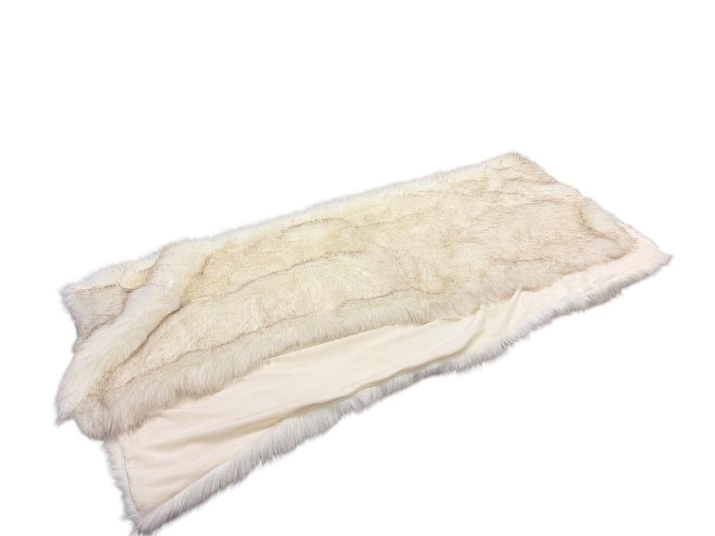 FAUX POLAR BEAR / WHITE FOX FUR THROW BLANKET / RUG: IN GOOD CONDITION 48" X 60"