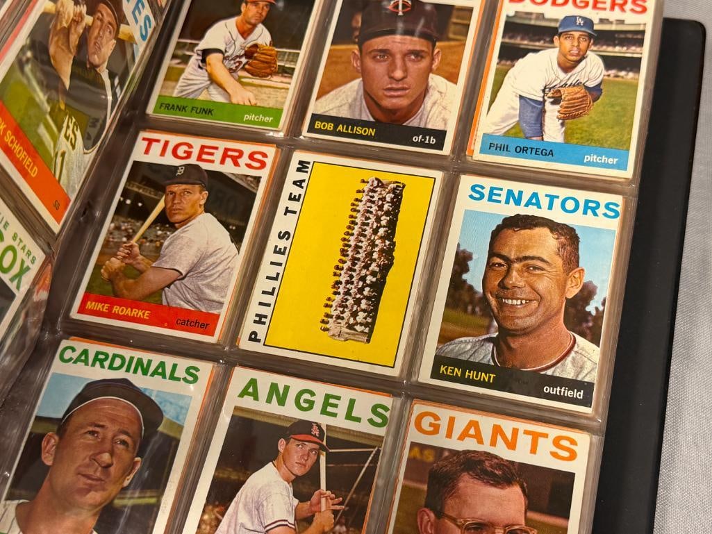 1964 TOPPS BASEBALL CARD SET NEAR COMPLETE WITH ROOKIES, HALL OF FAMERS, STARS - 10