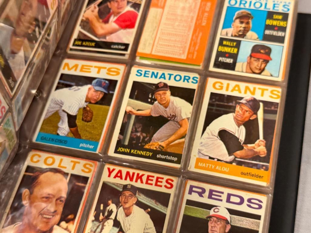 1964 TOPPS BASEBALL CARD SET NEAR COMPLETE WITH ROOKIES, HALL OF FAMERS, STARS - 12