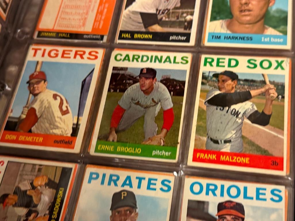 1964 TOPPS BASEBALL CARD SET NEAR COMPLETE WITH ROOKIES, HALL OF FAMERS, STARS - 17