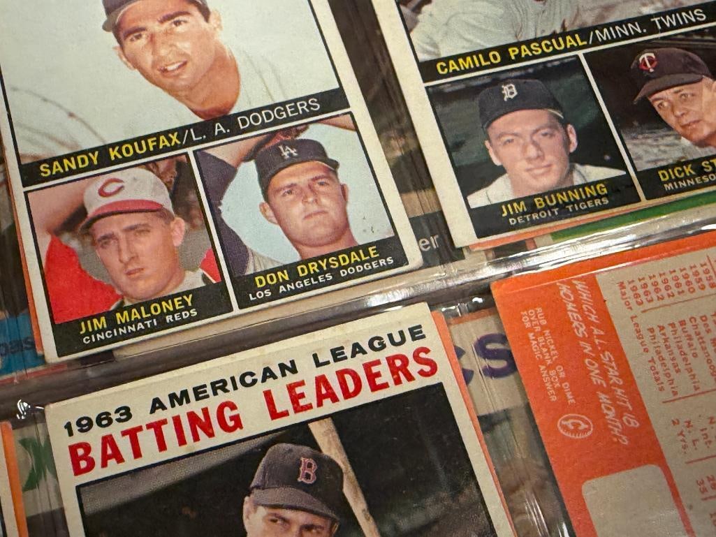 1964 TOPPS BASEBALL CARD SET NEAR COMPLETE WITH ROOKIES, HALL OF FAMERS, STARS - 20