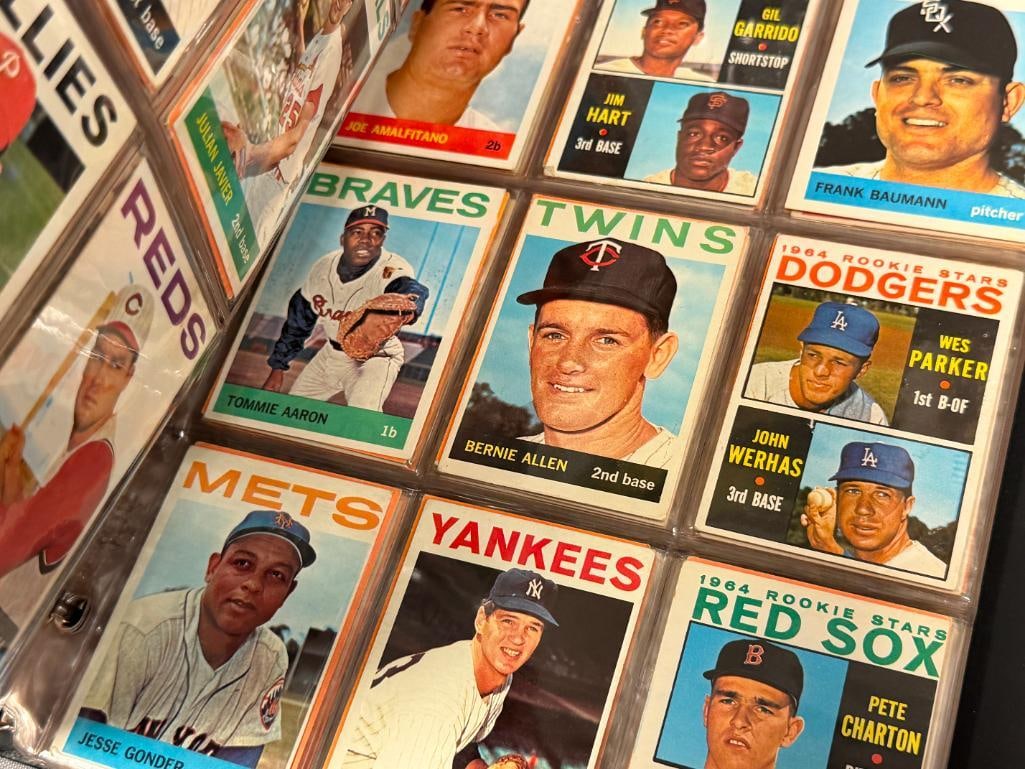 1964 TOPPS BASEBALL CARD SET NEAR COMPLETE WITH ROOKIES, HALL OF FAMERS, STARS - 7