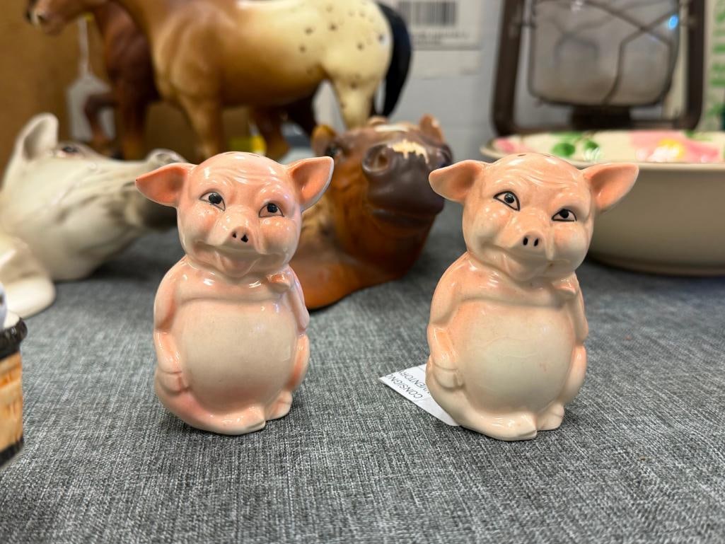 VINTAGE MEXICO AND JAPAN CERAMIC COLLECTIBLE SALT AND PEPPER SHAKER SETS - 11