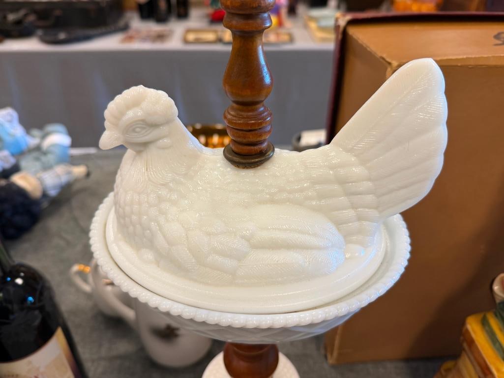 VINTAGE HEN ON NEST MILK GLASS LAMP WITH HOBNAIL BOTTOM ON ROUND WOOD BASE - 5