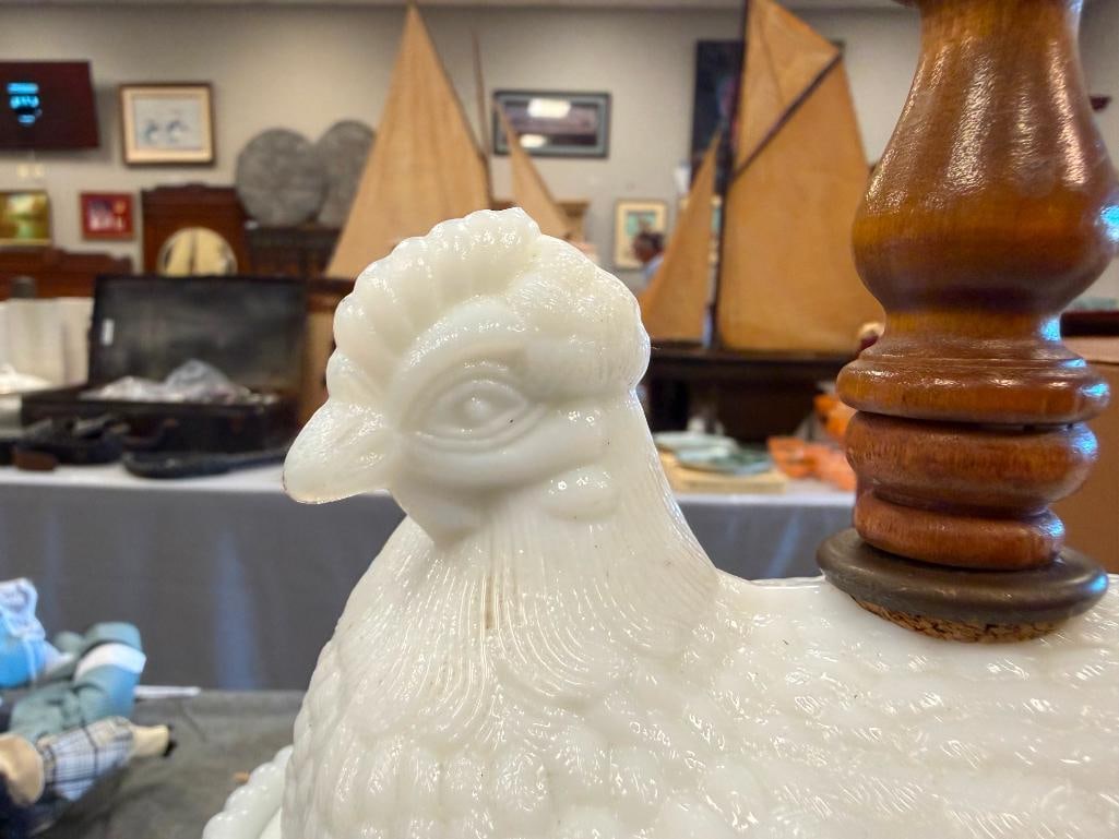 VINTAGE HEN ON NEST MILK GLASS LAMP WITH HOBNAIL BOTTOM ON ROUND WOOD BASE - 6