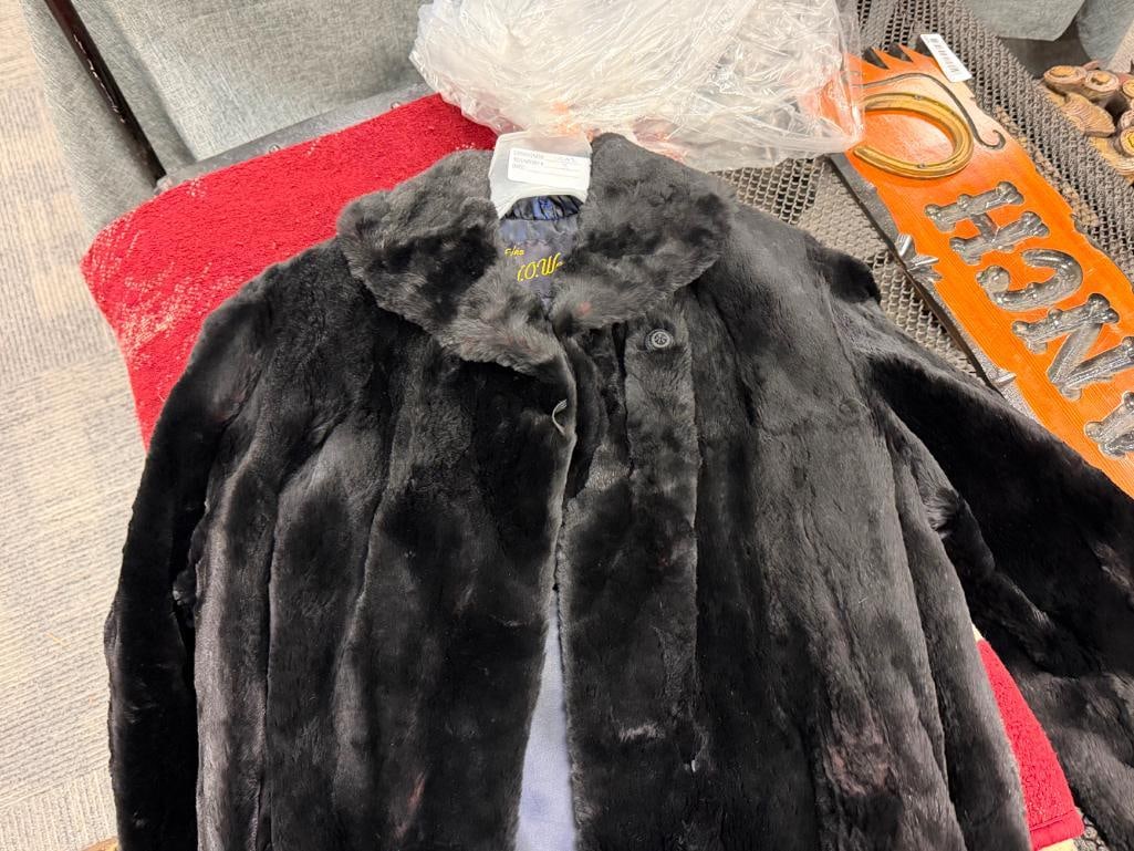 VINTAGE W.O. WEGNER DULUTH BLACK MINK LADIES FUR LONG COAT - 9