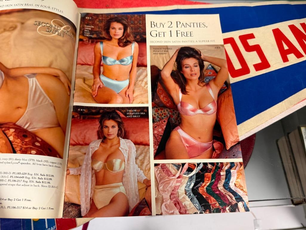 15 MAGAZINES INCLUDING MOSTLY PLAYBOY FROM THE 1970'S TO 1990'S INCLUDING 1945 PIN UP SHEET - 4