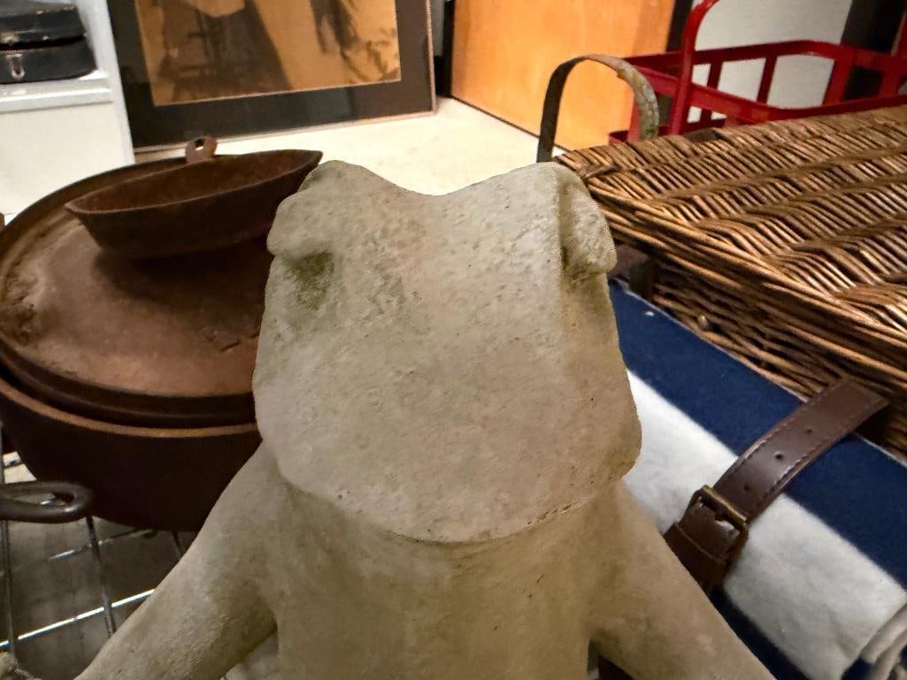 ATLANTA WATER GARDEN CEMENT FROG SCULPTURE AND CLAY POTTERY SUNFLOWER STANDING FROG SCULPTURE - 4
