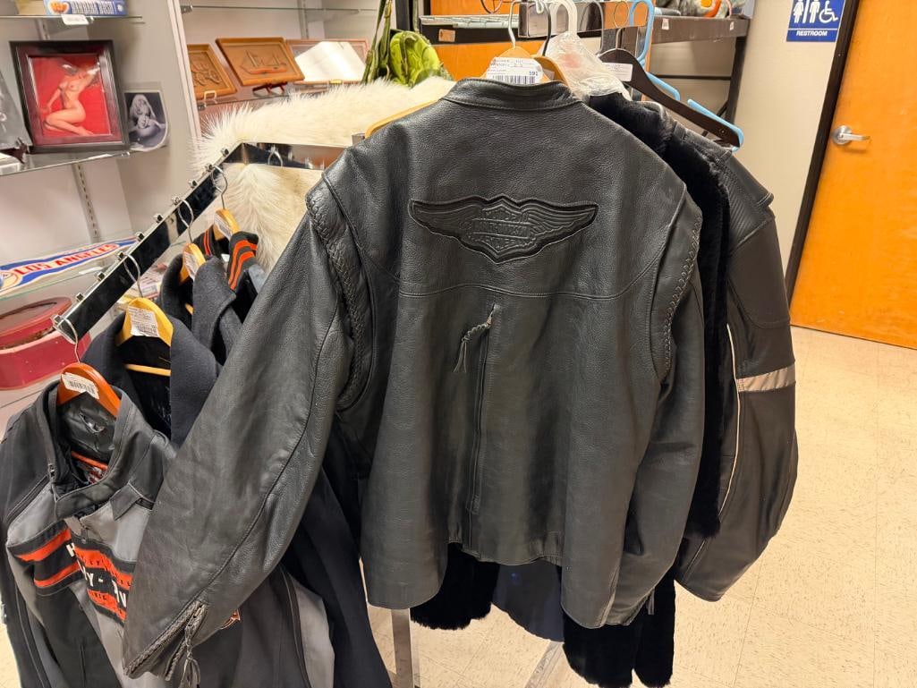 MEN'S HARLEY DAVIDSON MOTORCYCLES BLACK LEATHER RIDING JACKET AND PURPLE HOG BLACK LEATHER CHAPS - 6